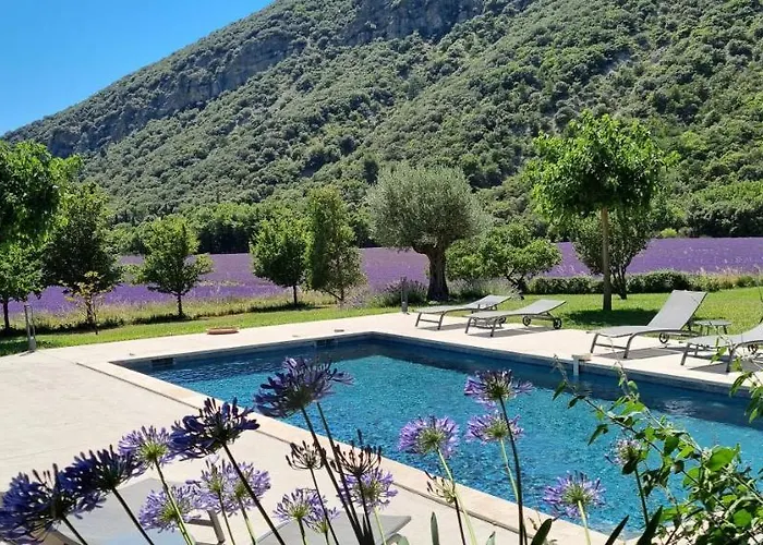 Mas De La Lance Bed and breakfast