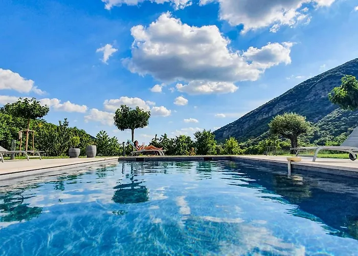 Bed and breakfast Mas De La Lance 4*