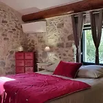 Mas De La Lance Couette-café 4*