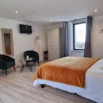Mas De La Lance Couette-café 4*