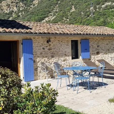Mas De La Lance Bed & Breakfast *
