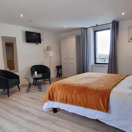 Mas De La Lance Bed & Breakfast *