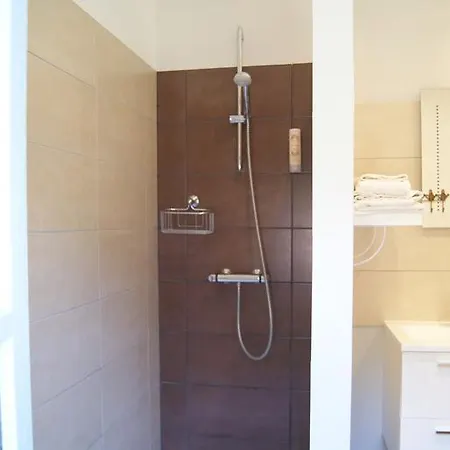 Mas De La Lance Bed & Breakfast *