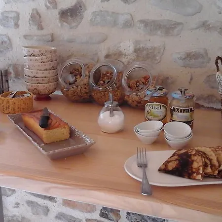Mas De La Lance Couette-café 4*